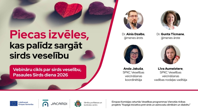 Četras ārstu fotogrāfisa uz balta fona