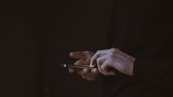 Attēls ar telefonu