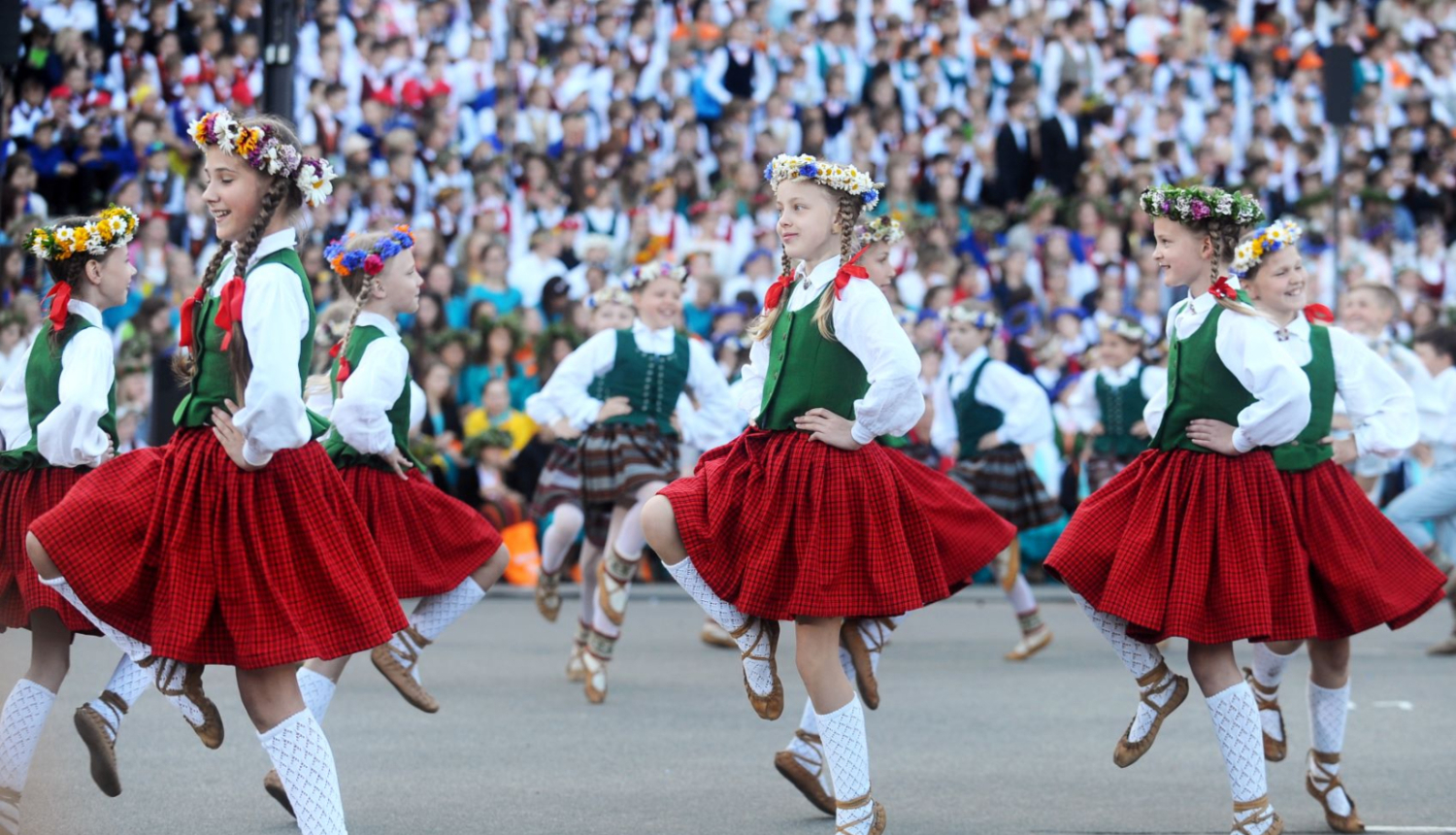 Dziesmu_Deju_Svekti