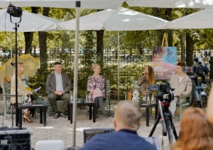5 cilvēku paneļdiskusija