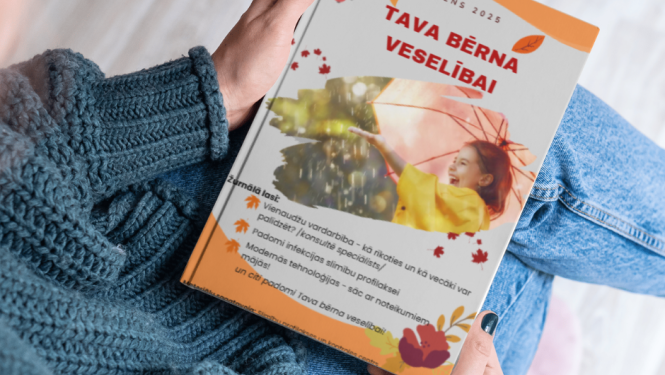 Sieviete lasa žurnālu