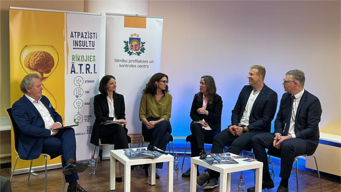 Preses konferences runas parsonas