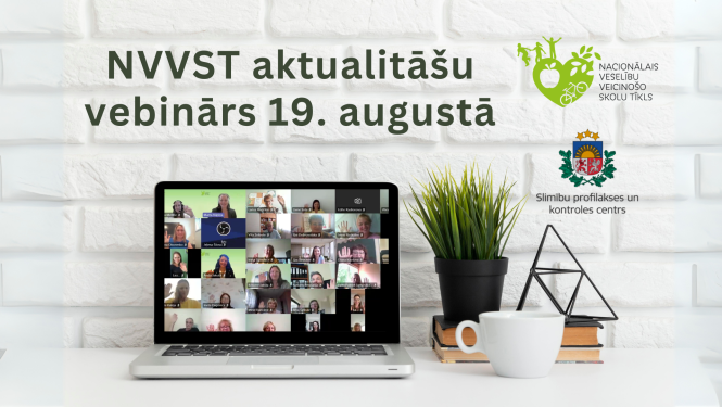 Balta ķieģeļu siena fonā un atvērts dators attēla centrā, kurā redzami vebināra dalībnieki