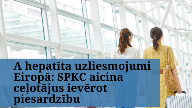 divas sievietes ar čemodāmiem lidostā