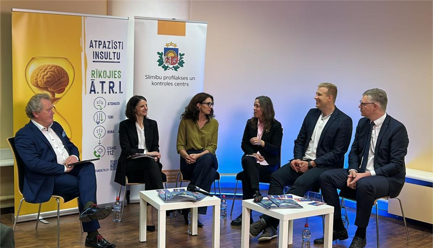 Preses konferences runas parsonas