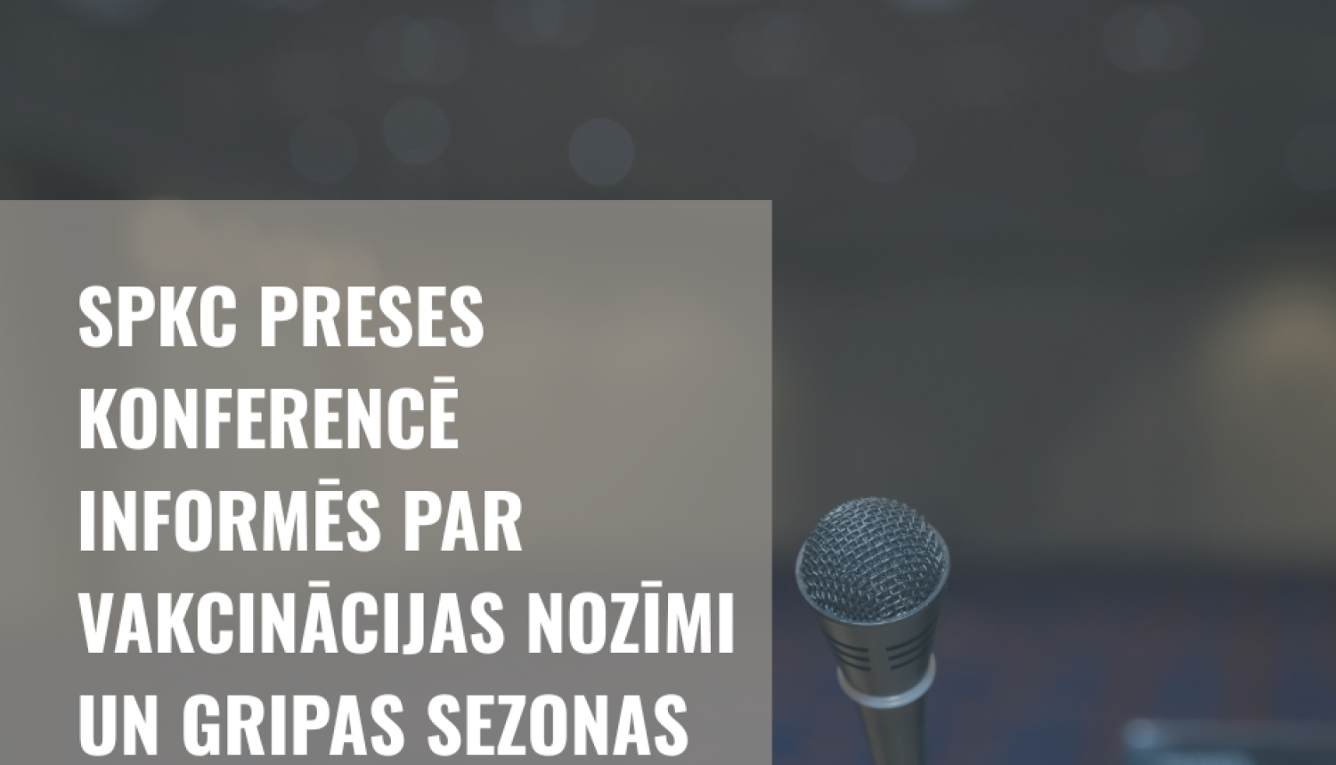 uz tumša fona mikrafons