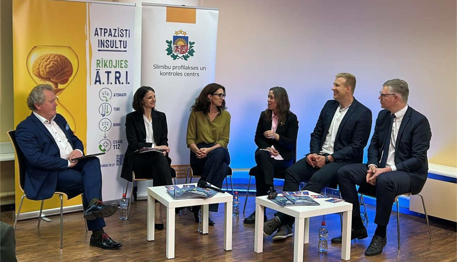 Preses konferences runas parsonas